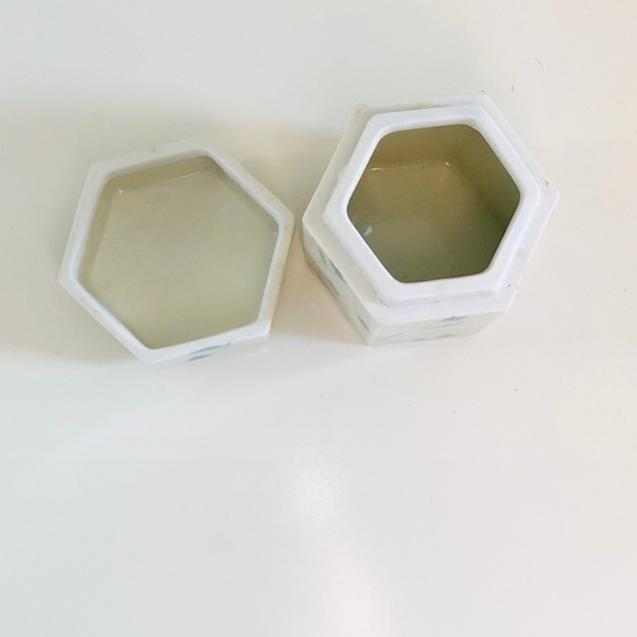 Porcelain Floral Print Small Jewelry Box - Picture 7 of 9